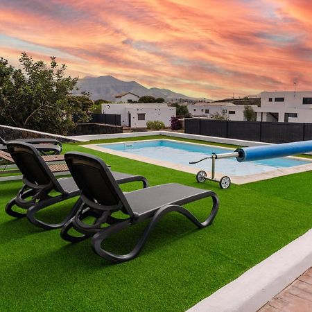 Villa Volcan2 Rural Private Pool La Oliva By Holidays Home Esterno foto