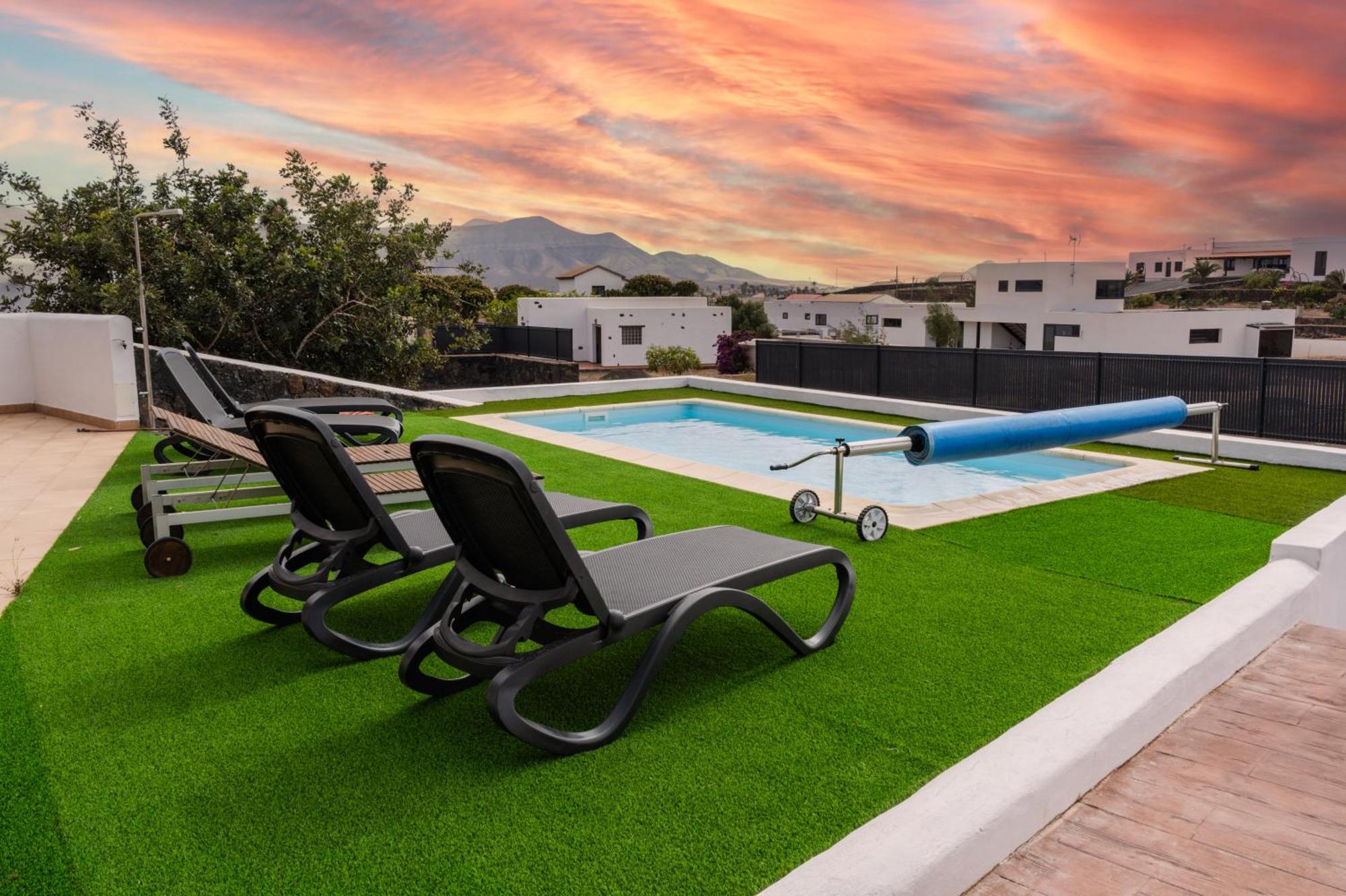 Villa Volcan2 Rural Private Pool La Oliva By Holidays Home Esterno foto